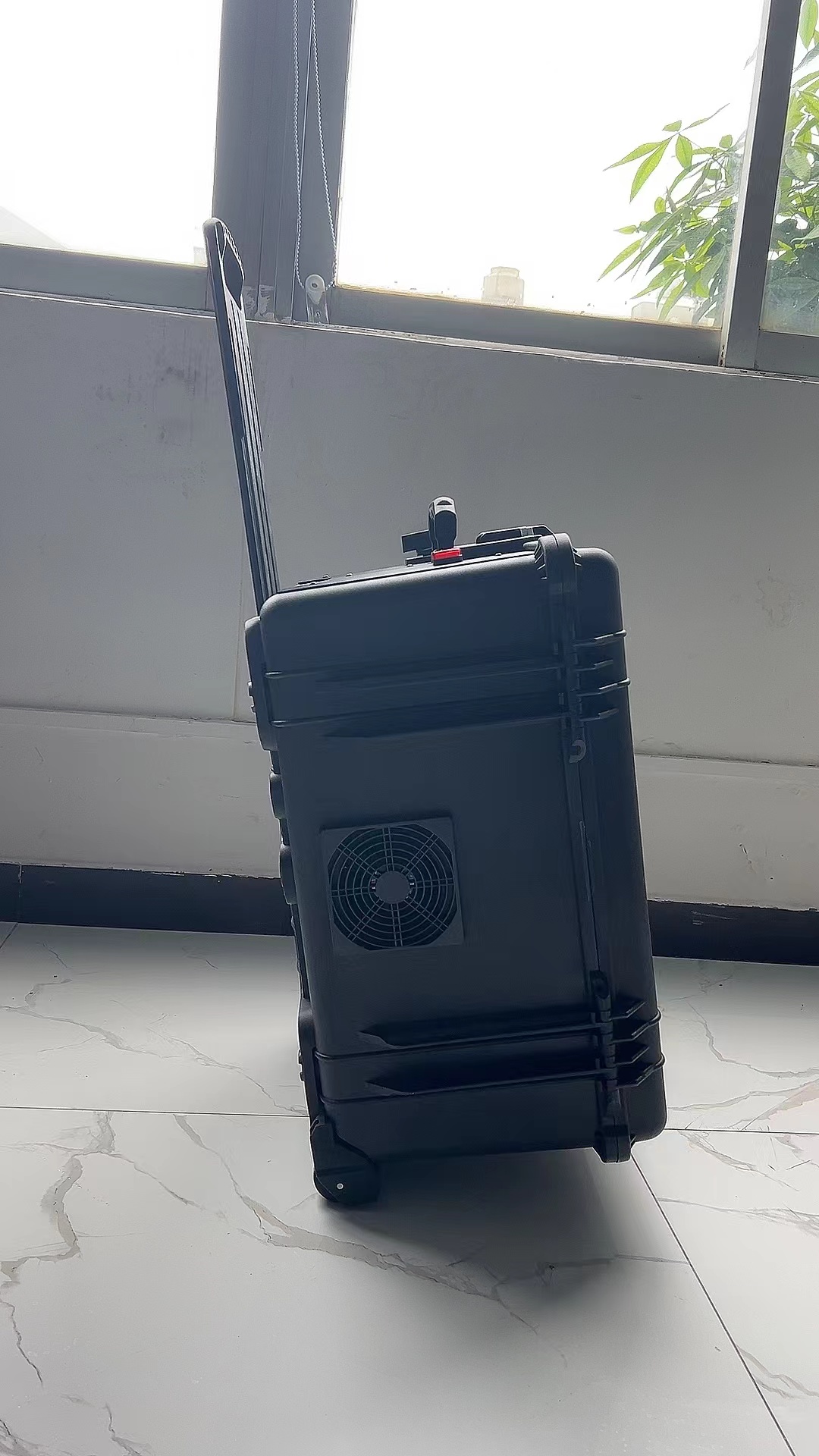 义乌手拉箱型移动通信干扰器